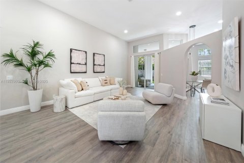 Villa ou maison à louer à Weston, Floride: 5 chambres, 281.22 m2 № 1976754 - photo 1