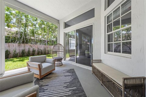 Villa ou maison à louer à Weston, Floride: 5 chambres, 281.22 m2 № 1976754 - photo 24