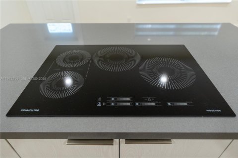 House in Fort Lauderdale, Florida 2 bedrooms, 213.21 sq.m. № 2049818 - photo 13