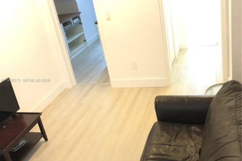 Купить кондоминиум в Майами-Бич, Флорида 2 спальни, 55м2, № 2020864 - фото 9