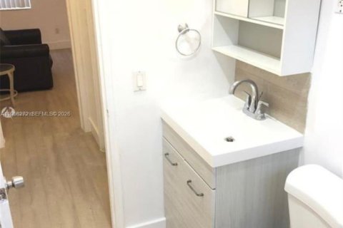 Купить кондоминиум в Майами-Бич, Флорида 2 спальни, 55м2, № 2020864 - фото 13