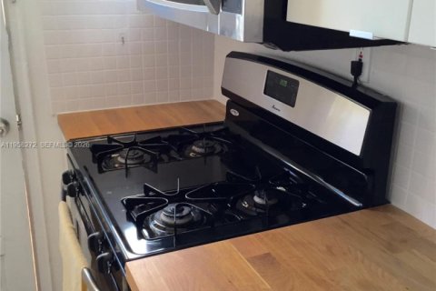 Купить кондоминиум в Майами-Бич, Флорида 2 спальни, 55м2, № 2020864 - фото 7