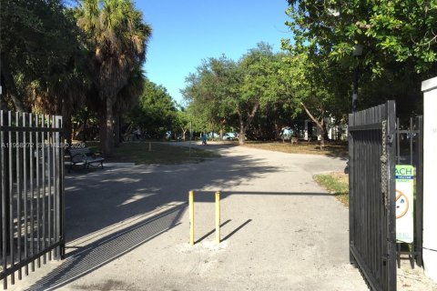 Купить кондоминиум в Майами-Бич, Флорида 2 спальни, 55м2, № 2020864 - фото 25