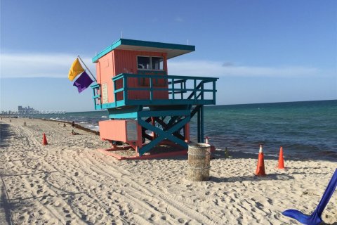 Кондоминиум с 2 спальнями в Майами-Бич, Флорида № 2020864