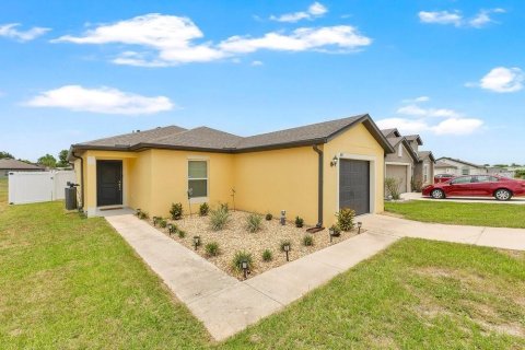 Villa ou maison à Winter Haven, Floride 3 chambres, 116.87 m2 № 2234291