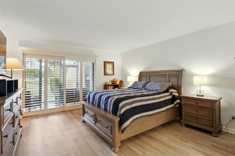 Condo in Seminole, Florida, 2 bedrooms  № 1661989 - photo 15