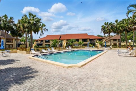 Condo in Seminole, Florida, 2 bedrooms  № 1661989 - photo 29