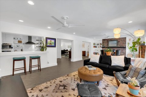 Villa ou maison à vendre à Miami, Floride: 4 chambres, 154.68 m2 № 2025411 - photo 9