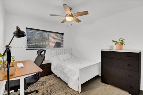 Villa ou maison à vendre à Miami, Floride: 4 chambres, 154.68 m2 № 2025411 - photo 15