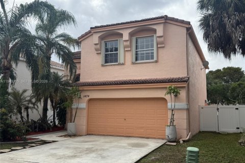 Дом в Пемброк-Пайнс, Флорида 4 спальни, 193.05м2 № 2000913