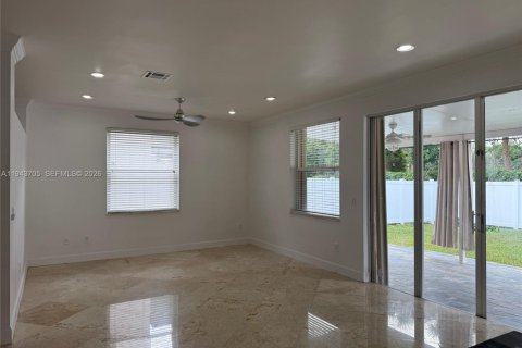 Снять в аренду виллу или дом в Пемброк-Пайнс, Флорида 4 спальни, 193.05м2, № 2000913 - фото 26