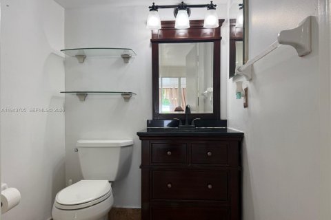 Снять в аренду виллу или дом в Пемброк-Пайнс, Флорида 4 спальни, 193.05м2, № 2000913 - фото 23