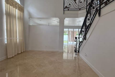 Снять в аренду виллу или дом в Пемброк-Пайнс, Флорида 4 спальни, 193.05м2, № 2000913 - фото 8