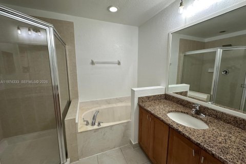 Condo in Boynton Beach, Florida, 3 bedrooms  № 2040428 - photo 17