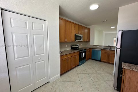 Condo in Boynton Beach, Florida, 3 bedrooms  № 2040428 - photo 8