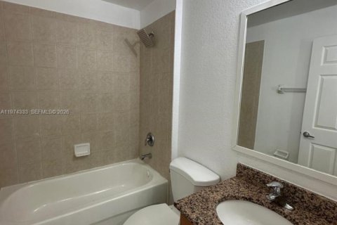 Condo in Boynton Beach, Florida, 3 bedrooms  № 2040428 - photo 15