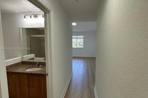 Condo in Boynton Beach, Florida, 3 bedrooms  № 2040428 - photo 16