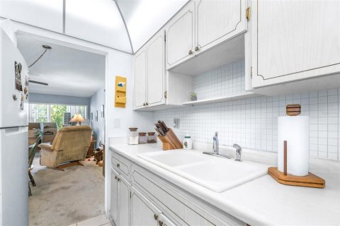 Купить кондоминиум в Клируотер, Флорида 7 комнат, 86.4м2, № 1916406 - фото 24
