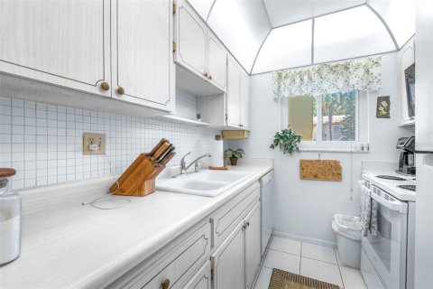 Купить кондоминиум в Клируотер, Флорида 7 комнат, 86.4м2, № 1916406 - фото 21