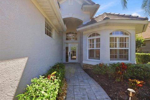 House in Lakewood Ranch, Florida 3 bedrooms, 180.23 sq.m. № 2416944 - photo 3