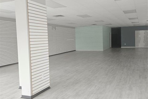 Immobilier commercial à louer à Winter Haven, Floride № 2141553 - photo 6