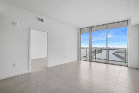Copropriété à louer à Miami, Floride: 1 chambre, 112.97 m2 № 2376891 - photo 9