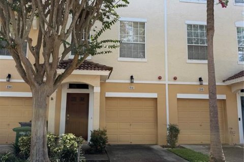 Adosado en Tampa, Florida 3 dormitorios, 171.31 m2 № 2287526