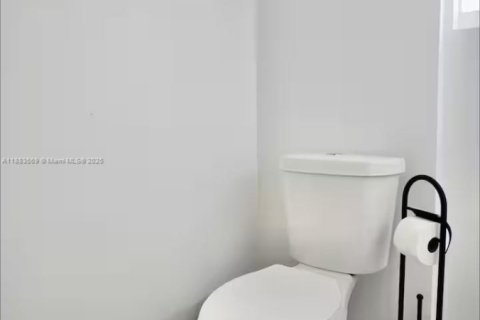 Casa en venta en Fort Lauderdale, Florida, 5 dormitorios, 226.68 m2 № 1931343 - foto 14