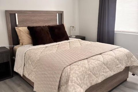 Casa en venta en Fort Lauderdale, Florida, 5 dormitorios, 226.68 m2 № 1931343 - foto 8