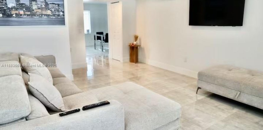 Casa en Fort Lauderdale, Florida 5 dormitorios, 226.68 m2 № 1931343
