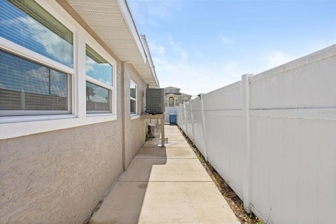 House in Hernando Beach, Florida 3 bedrooms, 143.81 sq.m. № 2224433 - photo 10