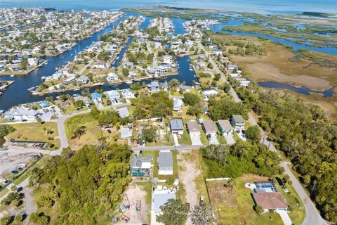 House in Hernando Beach, Florida 3 bedrooms, 143.81 sq.m. № 2224433 - photo 19