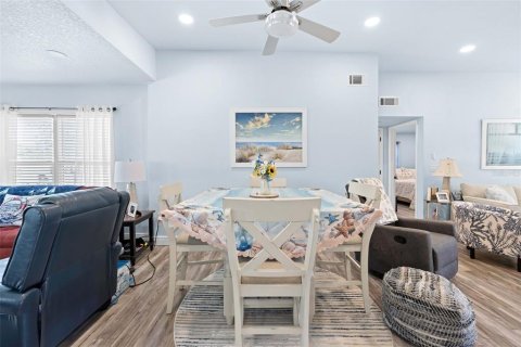 House in Hernando Beach, Florida 3 bedrooms, 143.81 sq.m. № 2224433 - photo 26