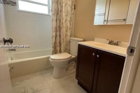 Condo in Hallandale Beach, Florida, 1 bedroom  № 2081035 - photo 6