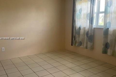 Condo in Hallandale Beach, Florida, 1 bedroom  № 2081035 - photo 5