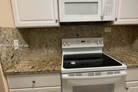 Condo in Hallandale Beach, Florida, 1 bedroom  № 2081035 - photo 2