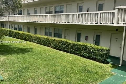 Condo in Hallandale Beach, Florida, 1 bedroom  № 2081035 - photo 10