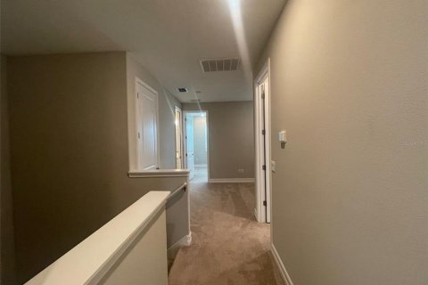 Townhouse in ESTANCIA
in Wesley Chapel, Florida 3 bedrooms, 169.73 sq.m. № 2112335 - photo 8