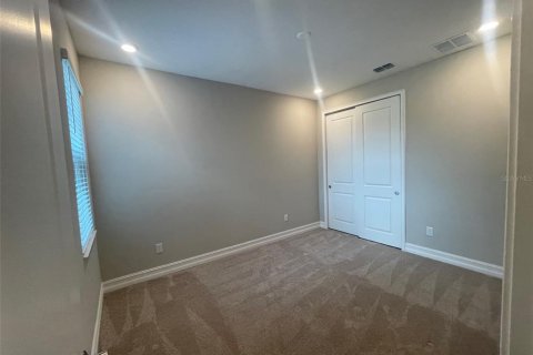 Townhouse in ESTANCIA
in Wesley Chapel, Florida 3 bedrooms, 169.73 sq.m. № 2112335 - photo 10