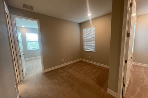 Townhouse in ESTANCIA
in Wesley Chapel, Florida 3 bedrooms, 169.73 sq.m. № 2112335 - photo 9