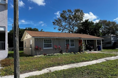 Commercial property in Sarasota, Florida 779.54 sq.m. № 1722510 - photo 8