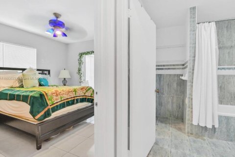 Casa en venta en West Palm Beach, Florida, 3 dormitorios, 140.38 m2 № 1945767 - foto 11