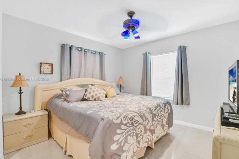 Casa en venta en West Palm Beach, Florida, 3 dormitorios, 140.38 m2 № 1945767 - foto 15