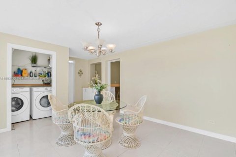 Casa en venta en West Palm Beach, Florida, 3 dormitorios, 140.38 m2 № 1945767 - foto 6