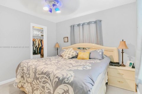 Casa en venta en West Palm Beach, Florida, 3 dormitorios, 140.38 m2 № 1945767 - foto 13