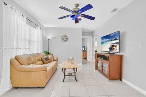 Casa en venta en West Palm Beach, Florida, 3 dormitorios, 140.38 m2 № 1945767 - foto 17