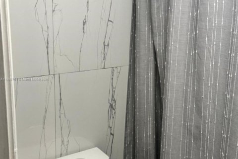 Condo in Sunrise, Florida, 2 bedrooms № 2081802 - photo 16