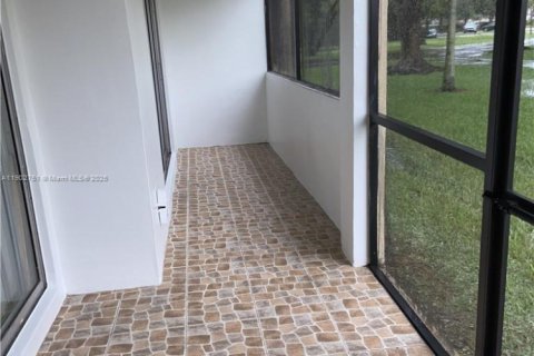 Condo in Sunrise, Florida, 2 bedrooms № 2081802 - photo 18