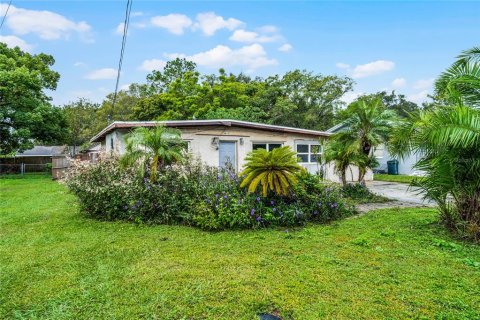 Casa en venta en Winter Park, Florida, 3 dormitorios, 125.98 m2 № 1771012 - foto 1