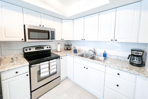 Villa ou maison à louer à Miami, Floride: 2 chambres № 1943672 - photo 2